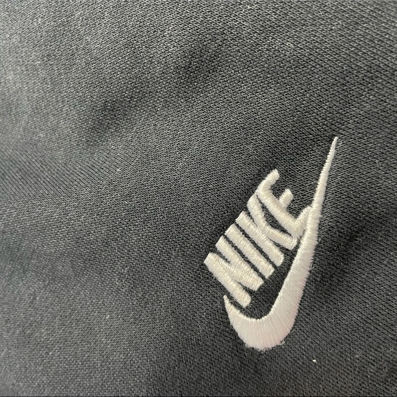 Black nike sweat pants, size medium, great condition never worn - Picture 2 of 3